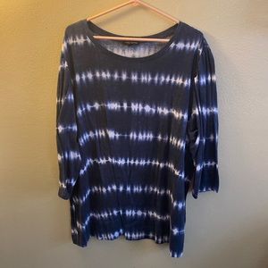 Plus size long sleeved top